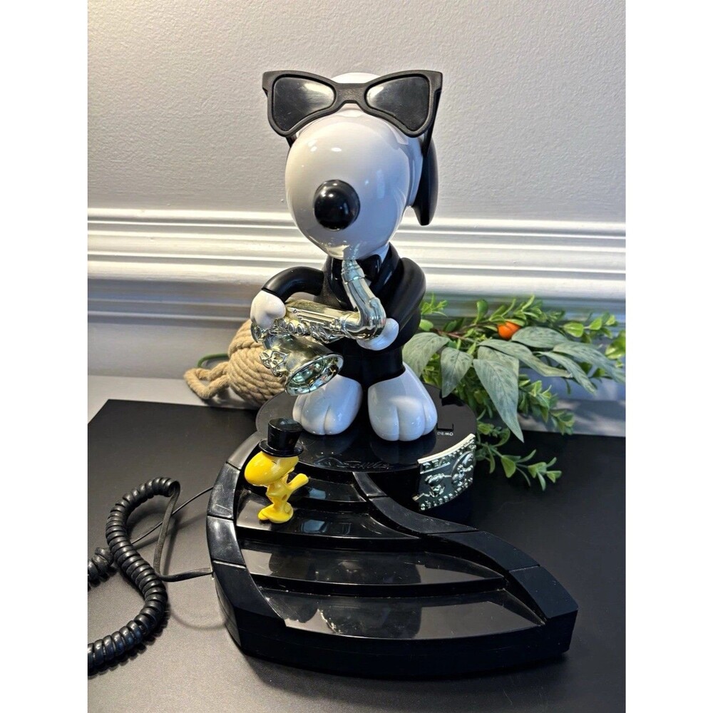 Peanuts Snoopy Telephone Corded Phone Hearing Aid Compatible B/W/Y